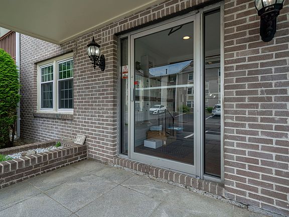 2nd image of 184 Cannongate Iii Rd #184