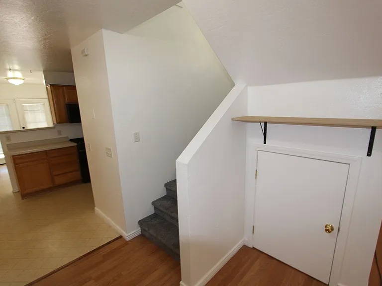 1909 E Maple Ave — Photo 6