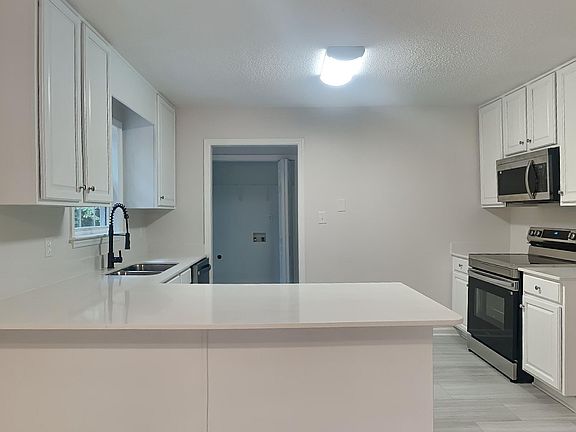 5th image of 931 S Willhaven Dr