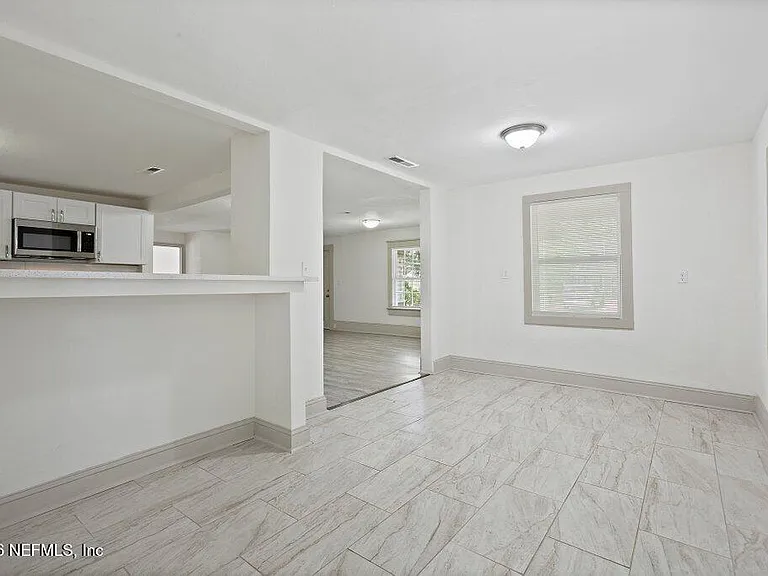 3058 Rosselle St — Photo 16