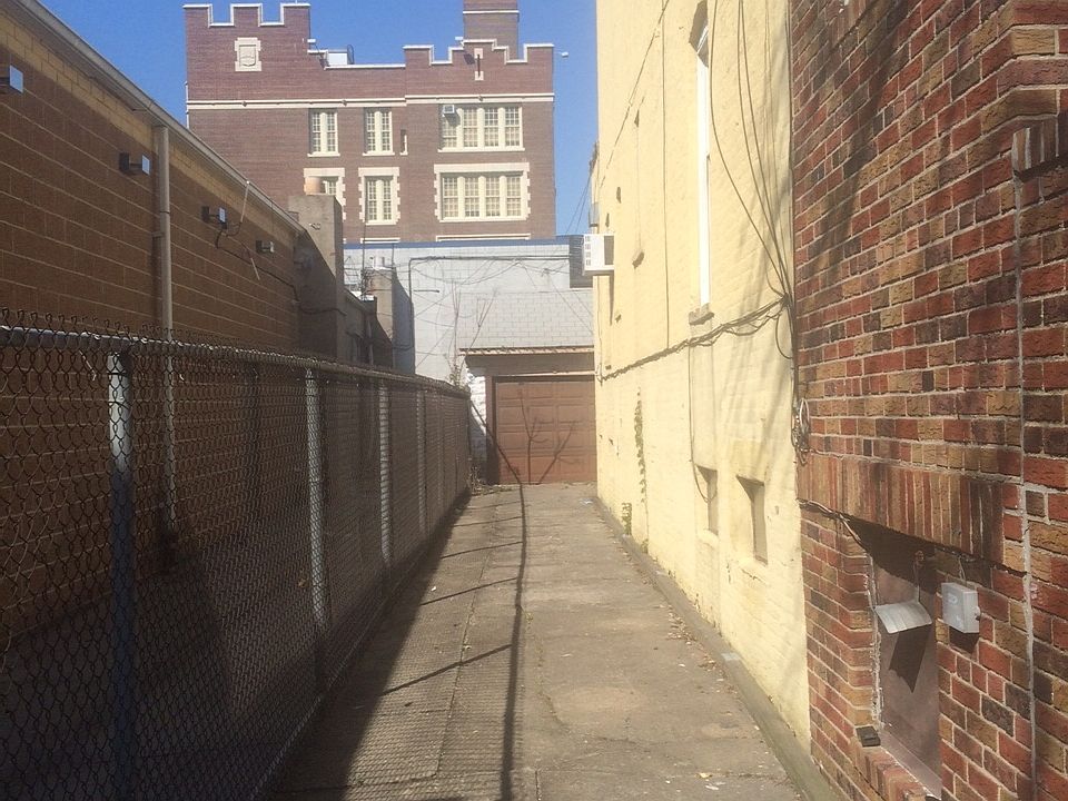 2nd image of 1811 62nd St