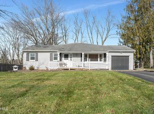 36 Bloomingdale Ave, East Greenbush, NY 12061