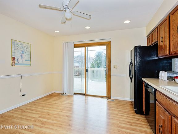 5th image of 161 Warwick Dr