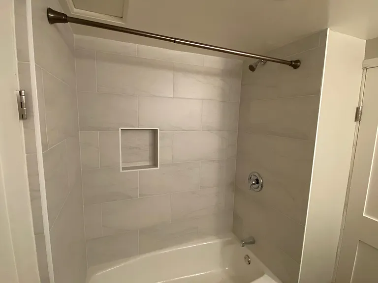 561 E Dayman St #561 — Photo 3