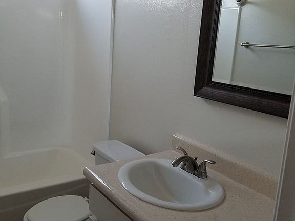 5th image of 24969 Walnut St APT 107