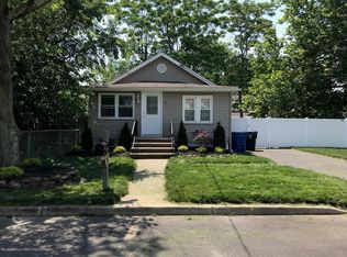 1 Mills Ave, Port Monmouth, NJ 07758
