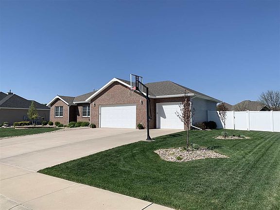 2nd image of 4417 Vista Dr