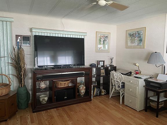 3rd image of 44 Pelican Dr