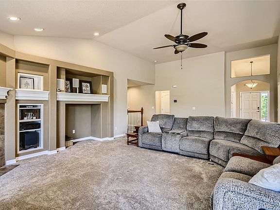 5th image of 752 Coyote Willow Dr