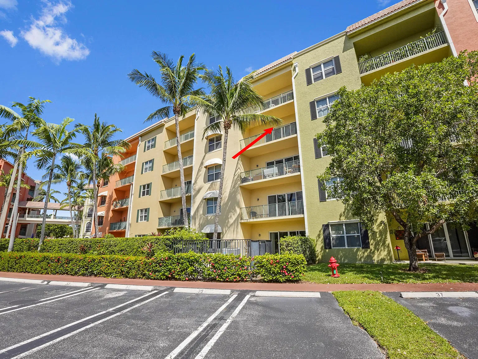 3 bed, 2.0 bath, 1552 sqft, $2,600 — Photo 2