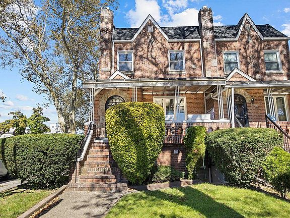 2nd image of 1801 Avenue W