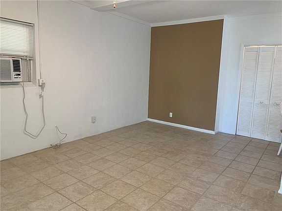 3rd image of 461 W Marion Ave