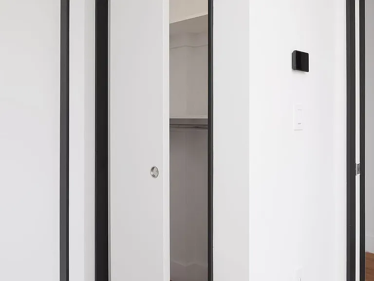 224 W 20th St #PENTHOUSE — Photo 6