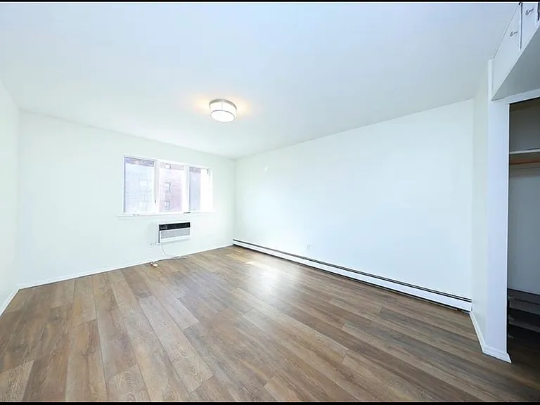 1865 E 13th St #3 — Photo 7