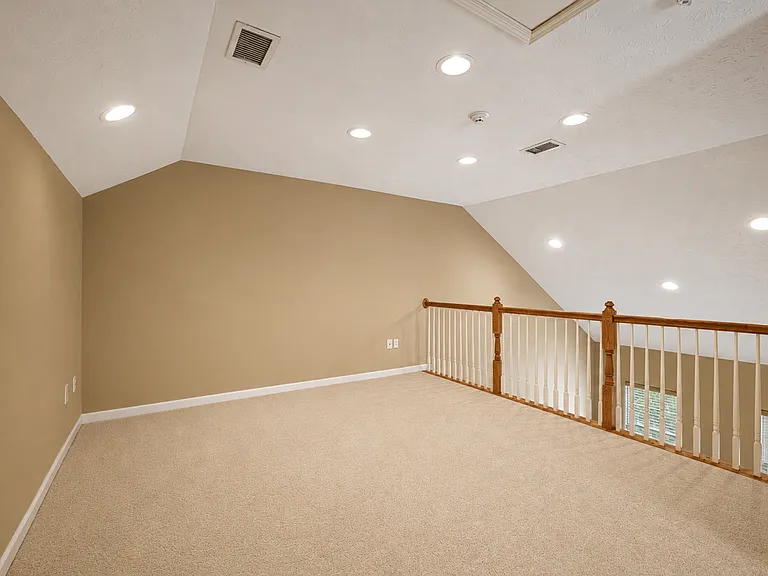 208 Village Pl — Photo 23