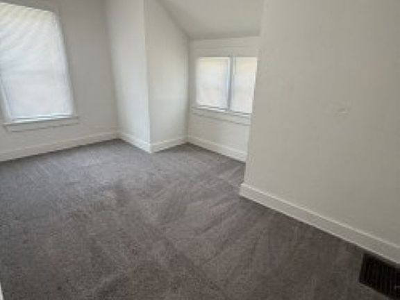 5th image of 416 N Charles St