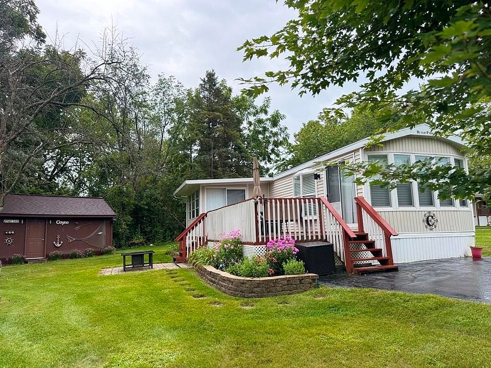 1st image of 413 Skyline Dr