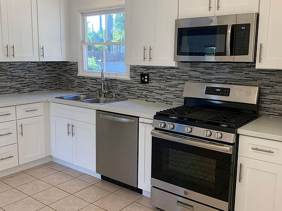 5th image of 5173 Garden Grove Ave