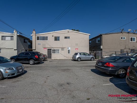 3rd image of 16120 Van Ness Ave APT 2