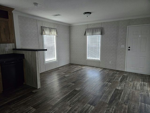 2nd image of 4125 Park St N #28
