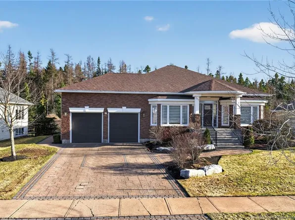 60 Royal Oaks Blvd, Moncton, NB E1H 3P2