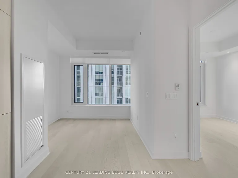 11 Yorkville Ave #3906 — Photo 13