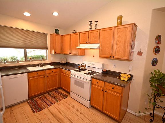 5th image of 30559 N Royal Oak Way