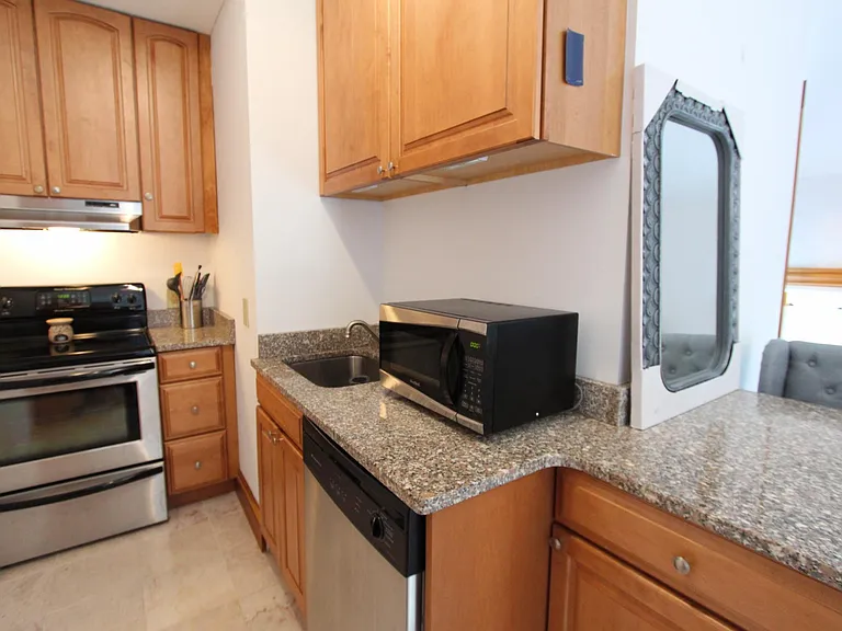 20 Berkeley Ave #7 — Photo 6
