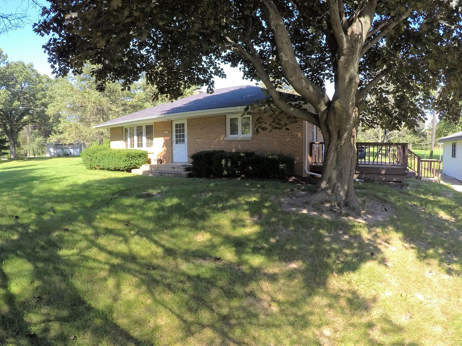 1416 E Oak Ln, Oak Creek, WI 53154 | Zillow