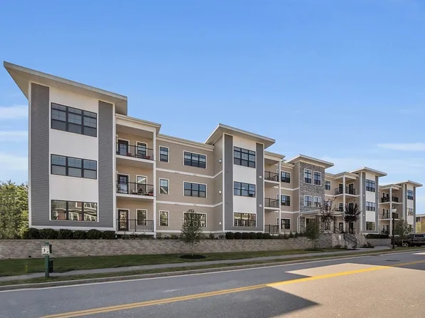 55 Pointe Pl #103, Dover, NH 03820