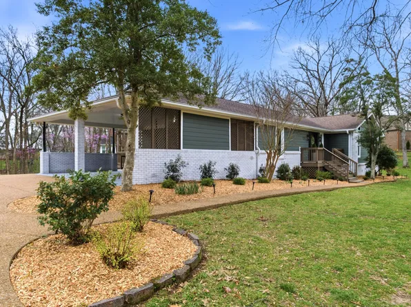 1716 Cook Dr, Lebanon, TN 37087