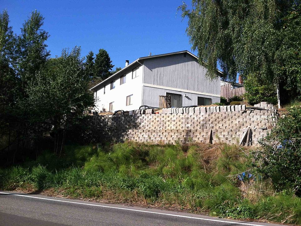 2nd image of 2303 NE 91st St