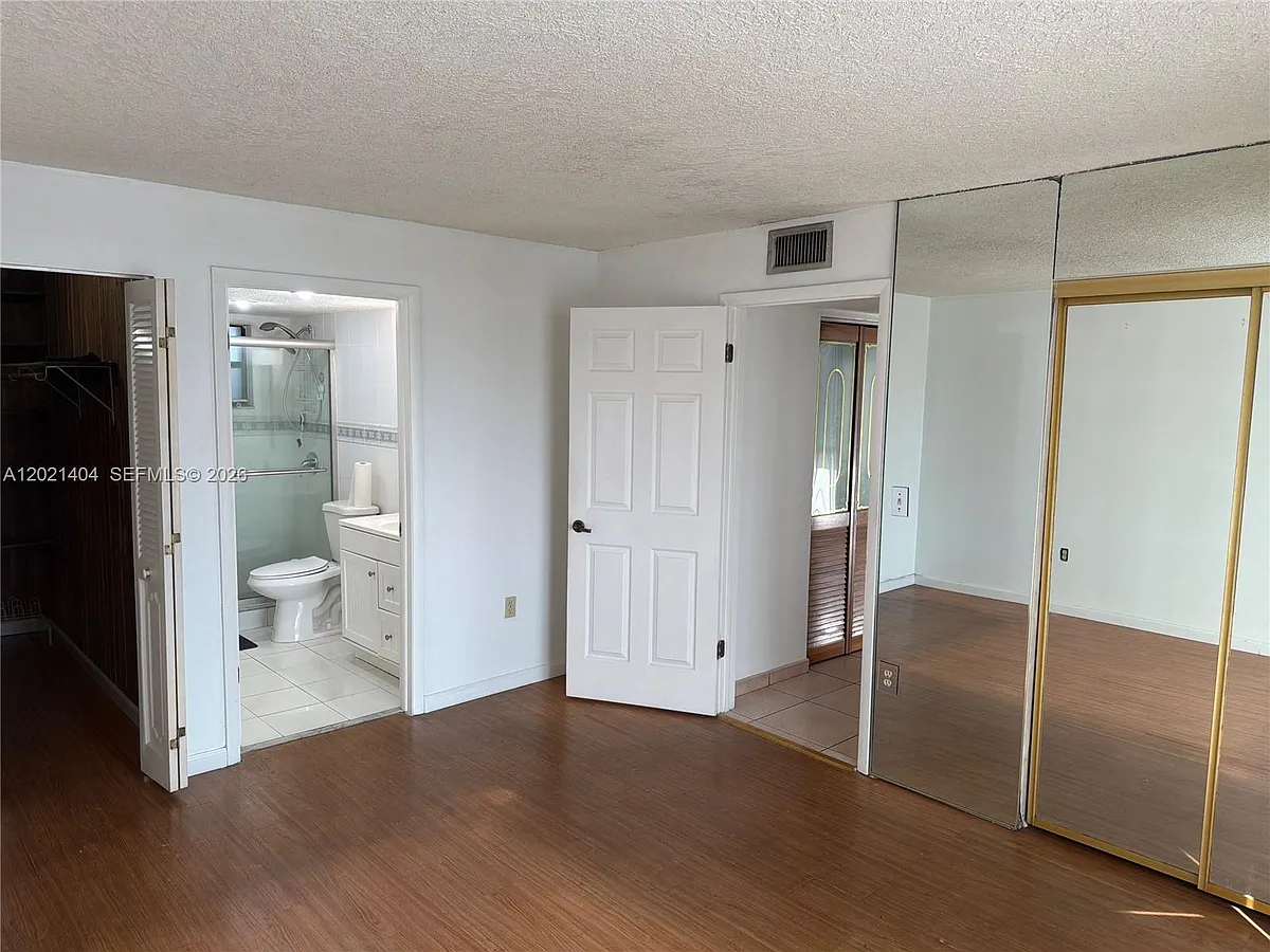 Building Photo - 7300 Wayne Ave #514