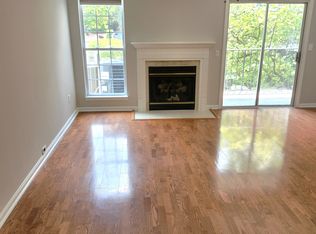609 Granville Ct, Sandy Springs, GA 30328