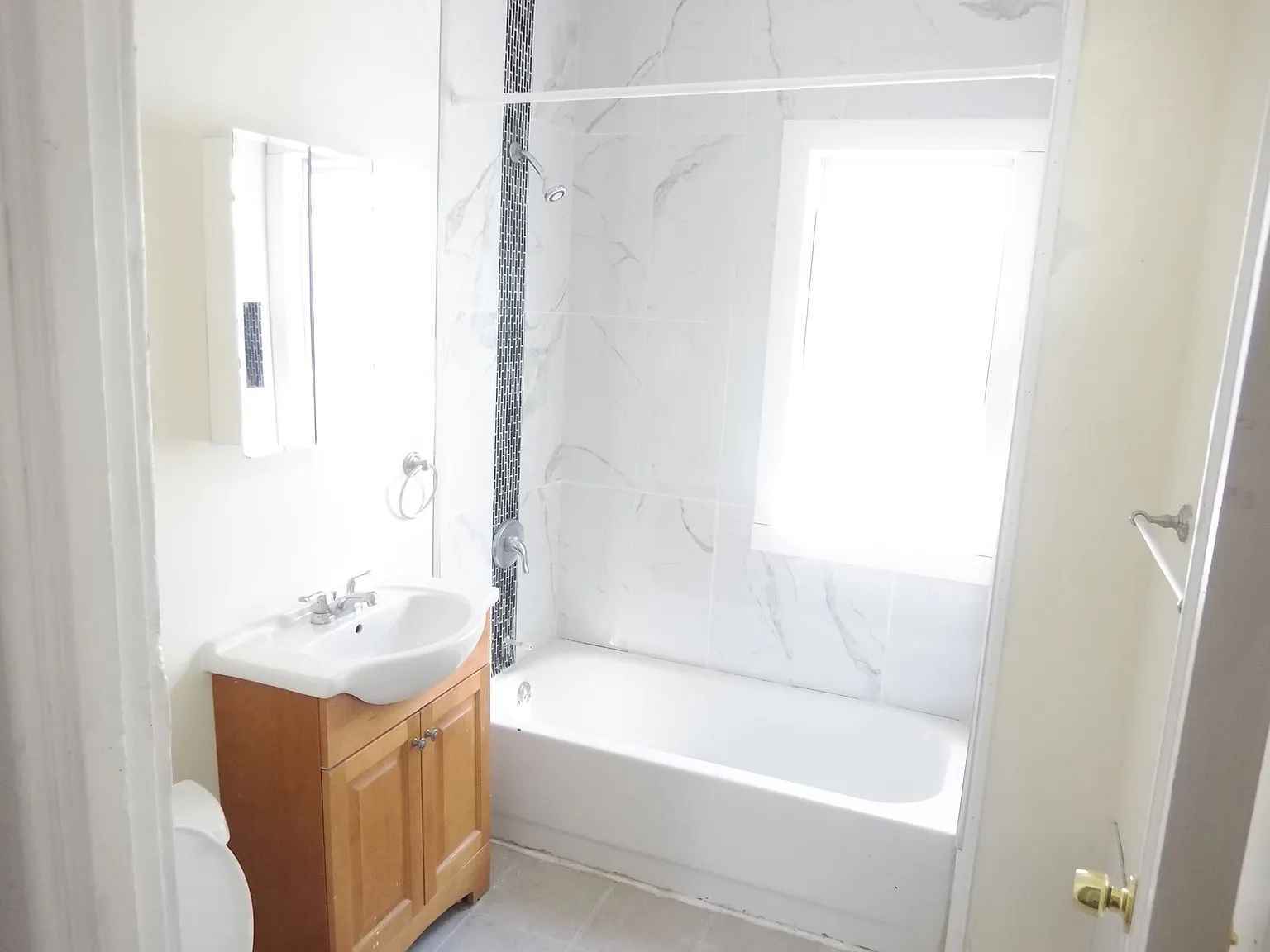 301 Maple St - 3 — Photo 4