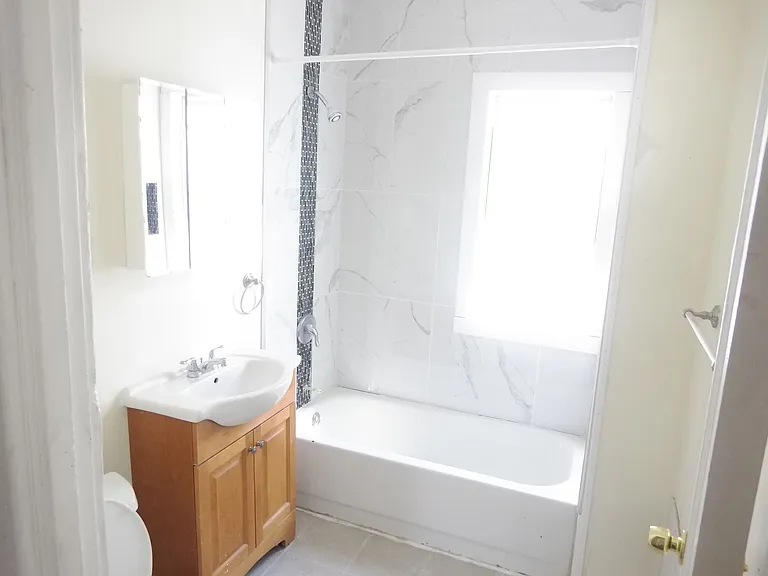 301 Maple St #3 — Photo 9
