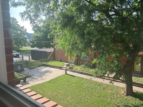 2010 Edward R Danner Plz, Omaha, NE 68110