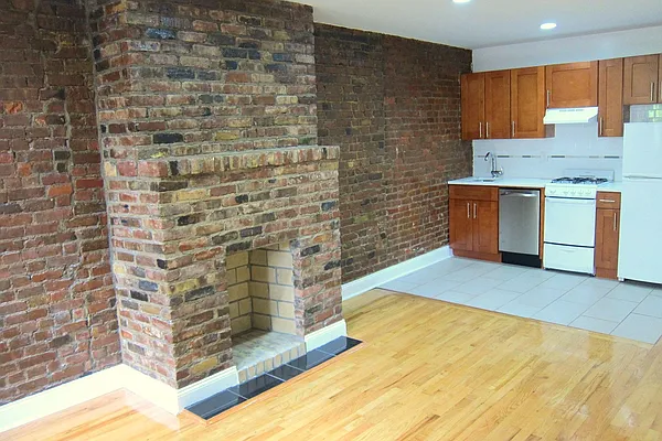 Rented by Tosh Marks Property Group | media 10