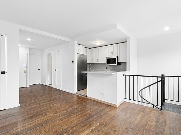 4th image of 467 6th Ave #3