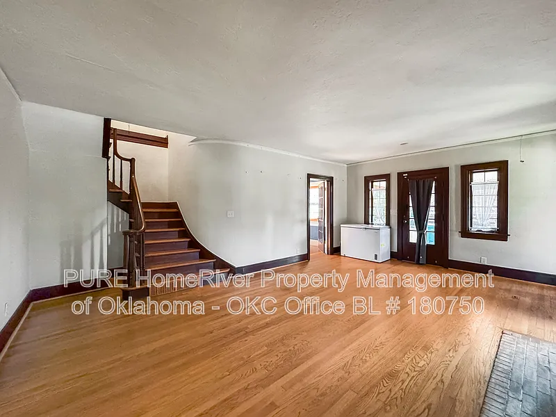 3 bed, 2.0 bath, 1814 sqft, $2,965 — Photo 3