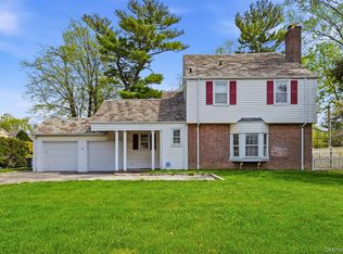 91 Port Washington Blvd, Roslyn, NY 11576