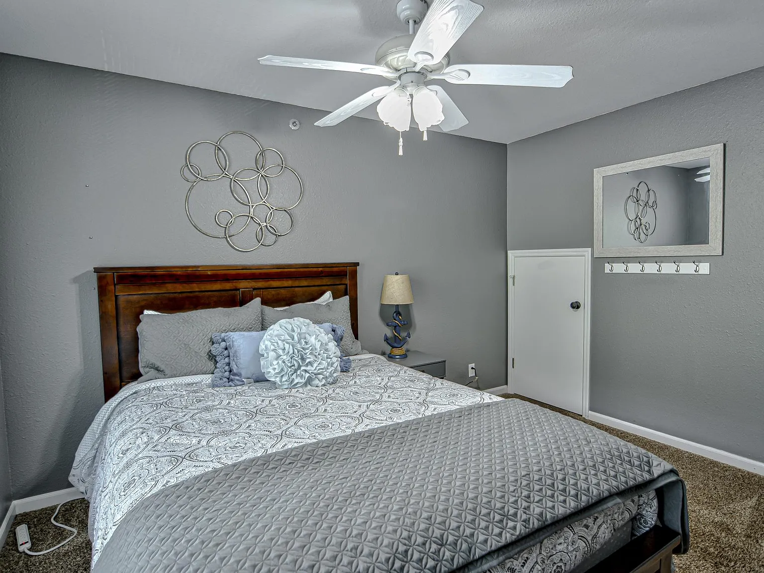 4800 Eagleview Dr — Photo 3
