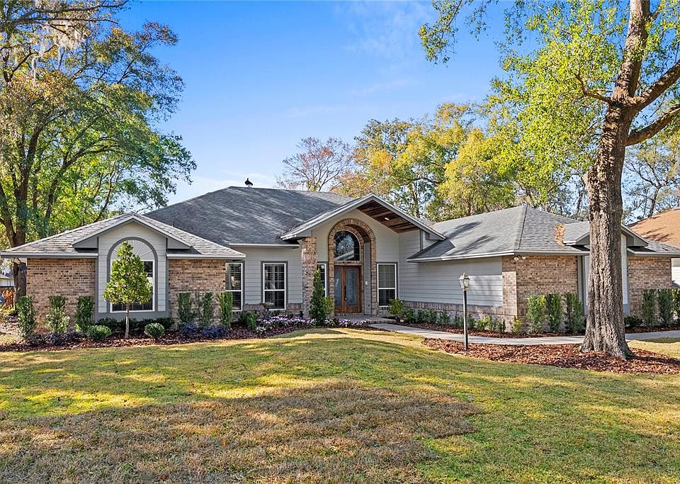 1st image of 240 SHADY OAKS CIRCLE
