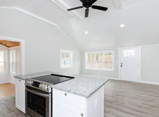 4 Crystal Lake Dr, Carver, MA 02330