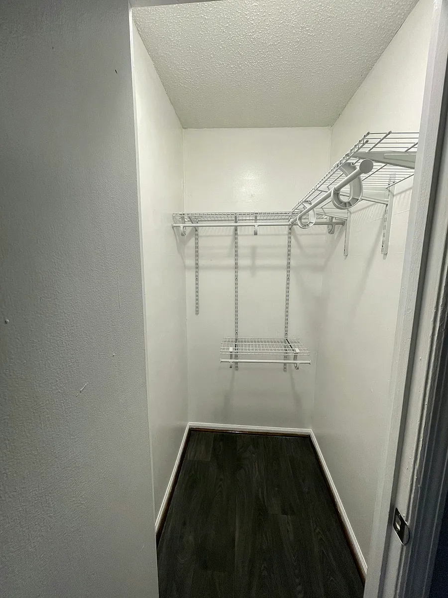 Building Photo - 485 Pierce Ave NW #1