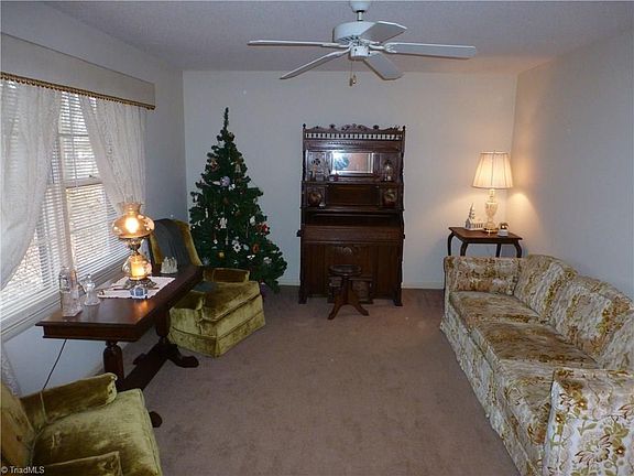 4th image of 185 Foltz Dr