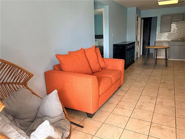 2 bed, 1.0 bath, 950 sqft, $1,500 — Photo 3