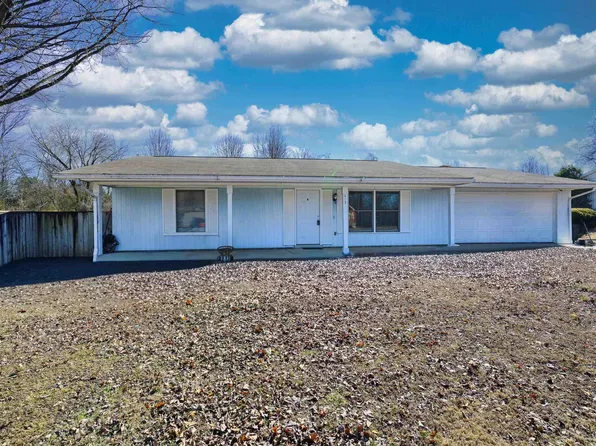 413 Bomber Blvd, Mountain Home, AR 72653