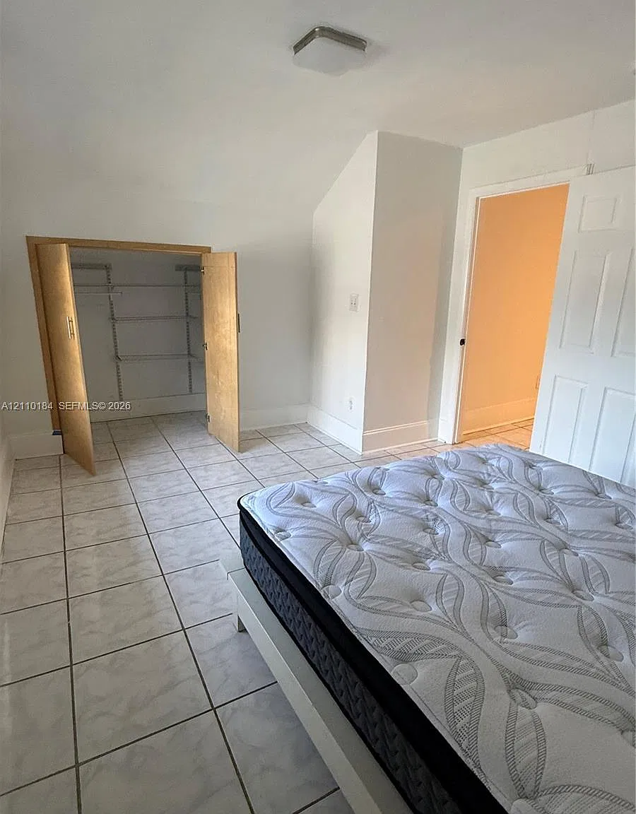 427 SW 11th Ave — Photo 1