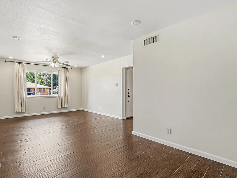 8700 Cielo Vista Dr — Photo 31